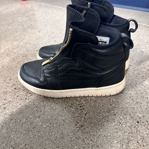 Nike Air Jordan 1 Retro High Tokyo - Picture 3 of 4